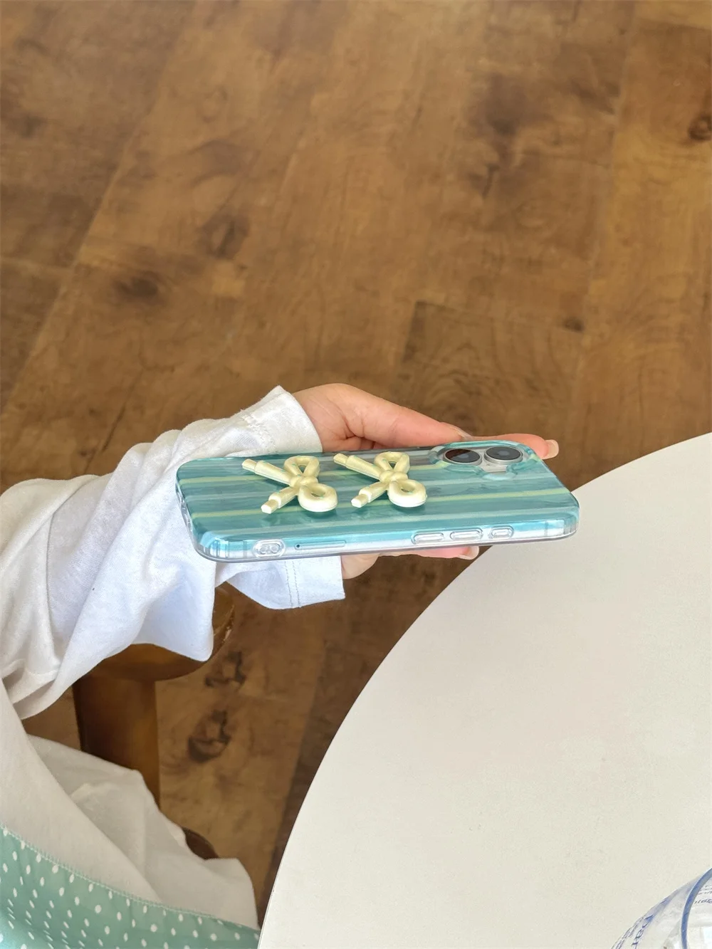 韓国の女性向け新作可愛い水玉模様リボン付きクリエイティブなスマホケース、iPhone 13、14、15、16 Pro Max対応、落下防止