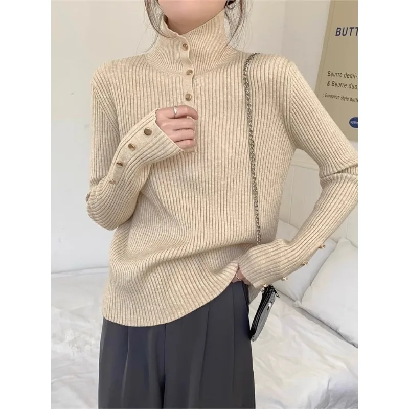 

Осенне-зимний облегающий вязаный свитер в полоску с высоким воротником на пуговицах для женщин, шикарным дизайном и свитер в западном стиле