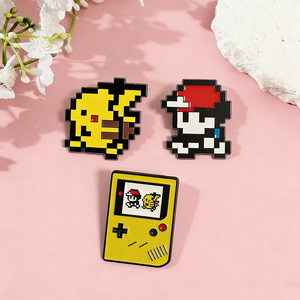 3 Peças Pins de Esmalte de Desenho Animado Pokémon 8-Bit Pikachu e Treinador Ash Gameboy, Broches de Pixel Art Fofos, Presente de Joia