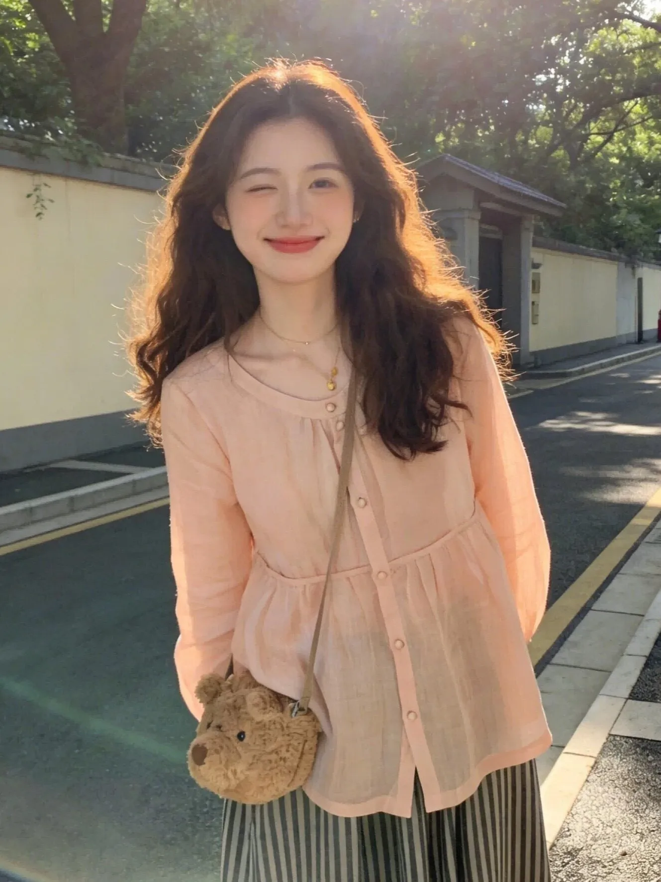 

Нежная омолаживающая розовая женская летняя рубашка с круглым вырезом и длинными рукавами, свободного кроя, в корейском стиле, для повседневной носки