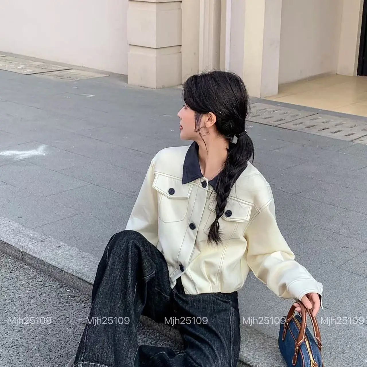 

Женские джинсовые куртки, винтажные повседневные модные бомберы на молнии с длинными рукавами, свободные большие размеры Y2K, зима-осень, с отложным воротником с капюшоном