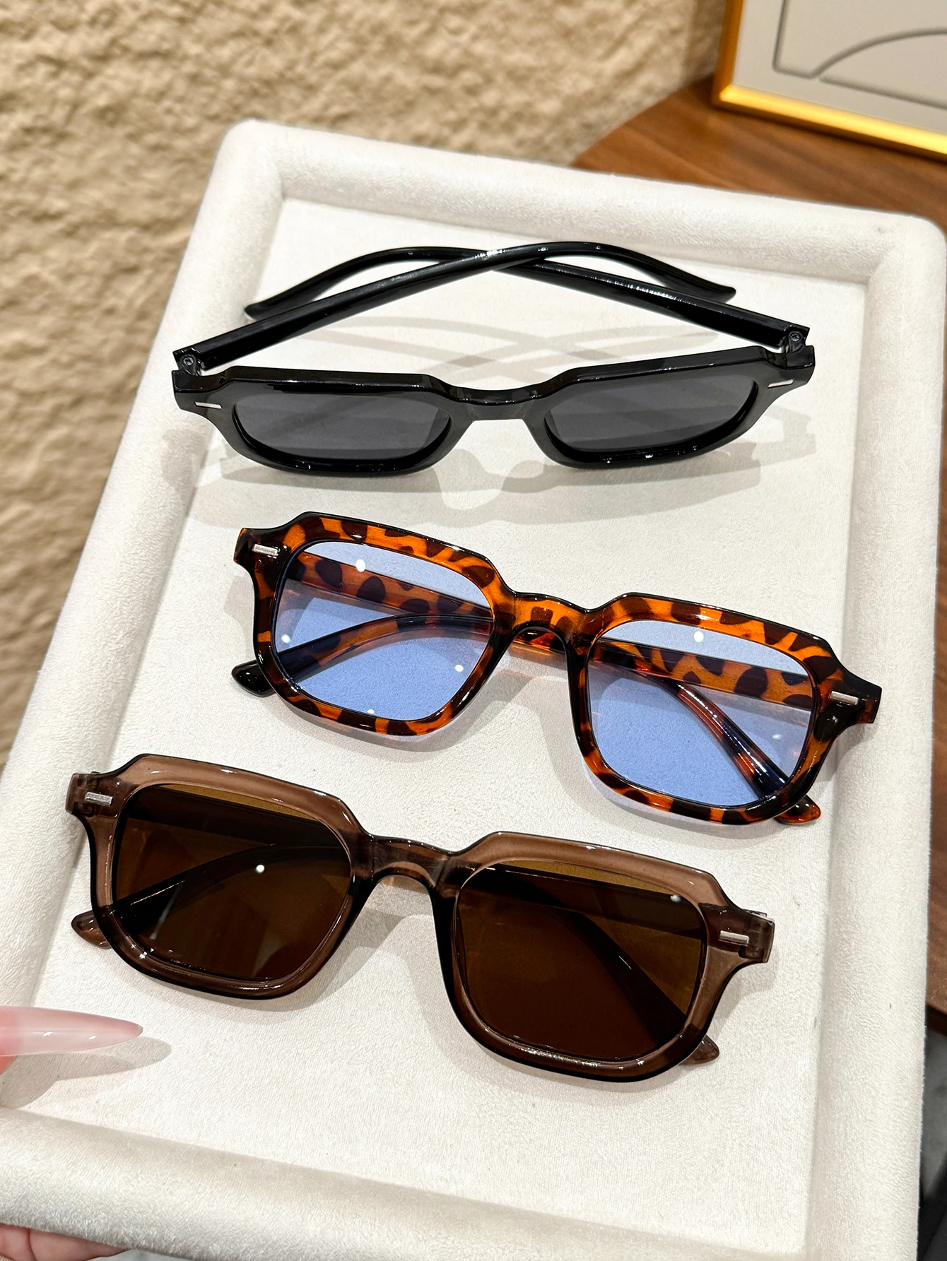 3-teiliges Set klassischer kleiner quadratischer Sonnenbrillen für Damen und Herren, hochwertige Sonnenbrillen für Reisen und Autofahren, Bonbonfarben – Detail 8