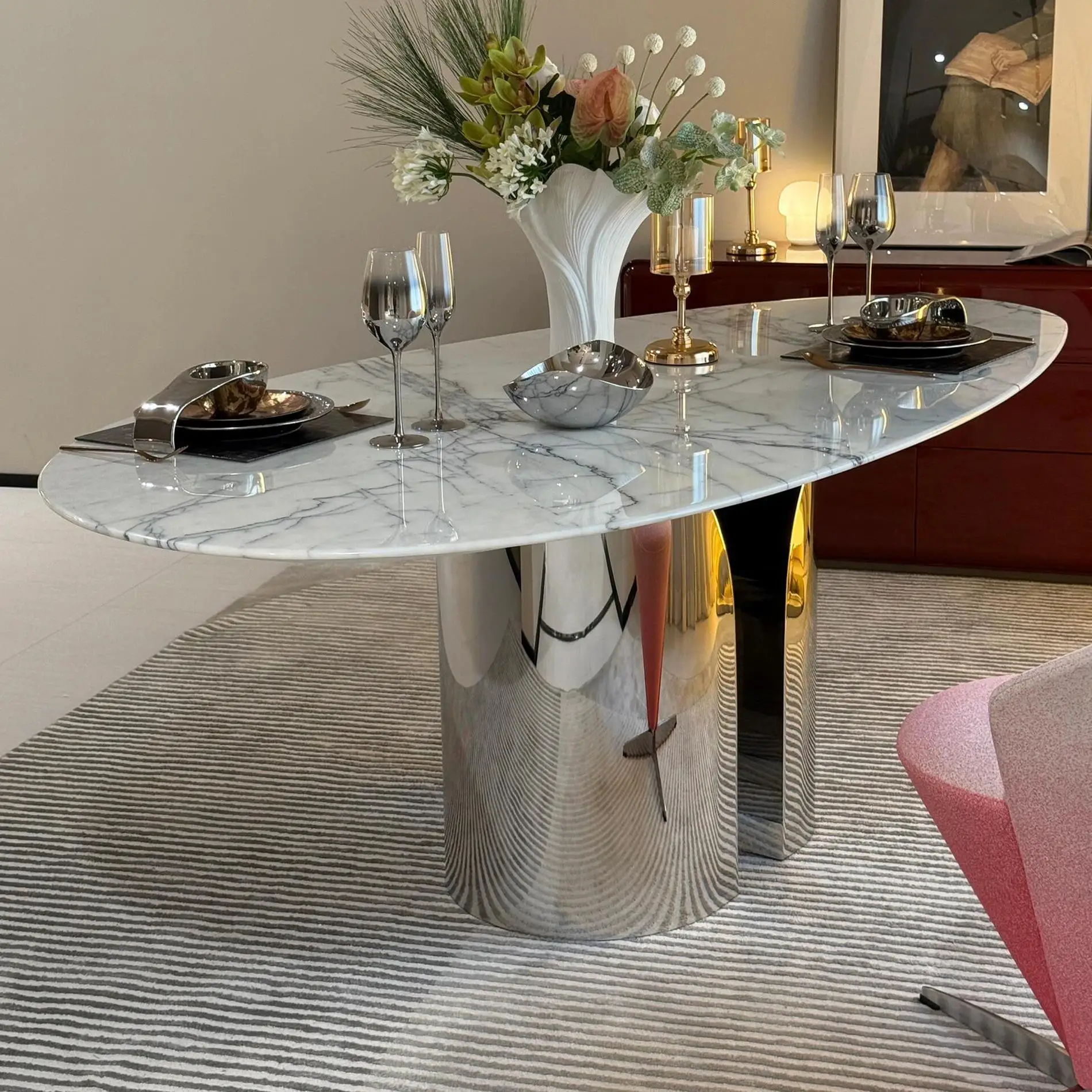 Marble dining room Romantic home living room Oval dining table