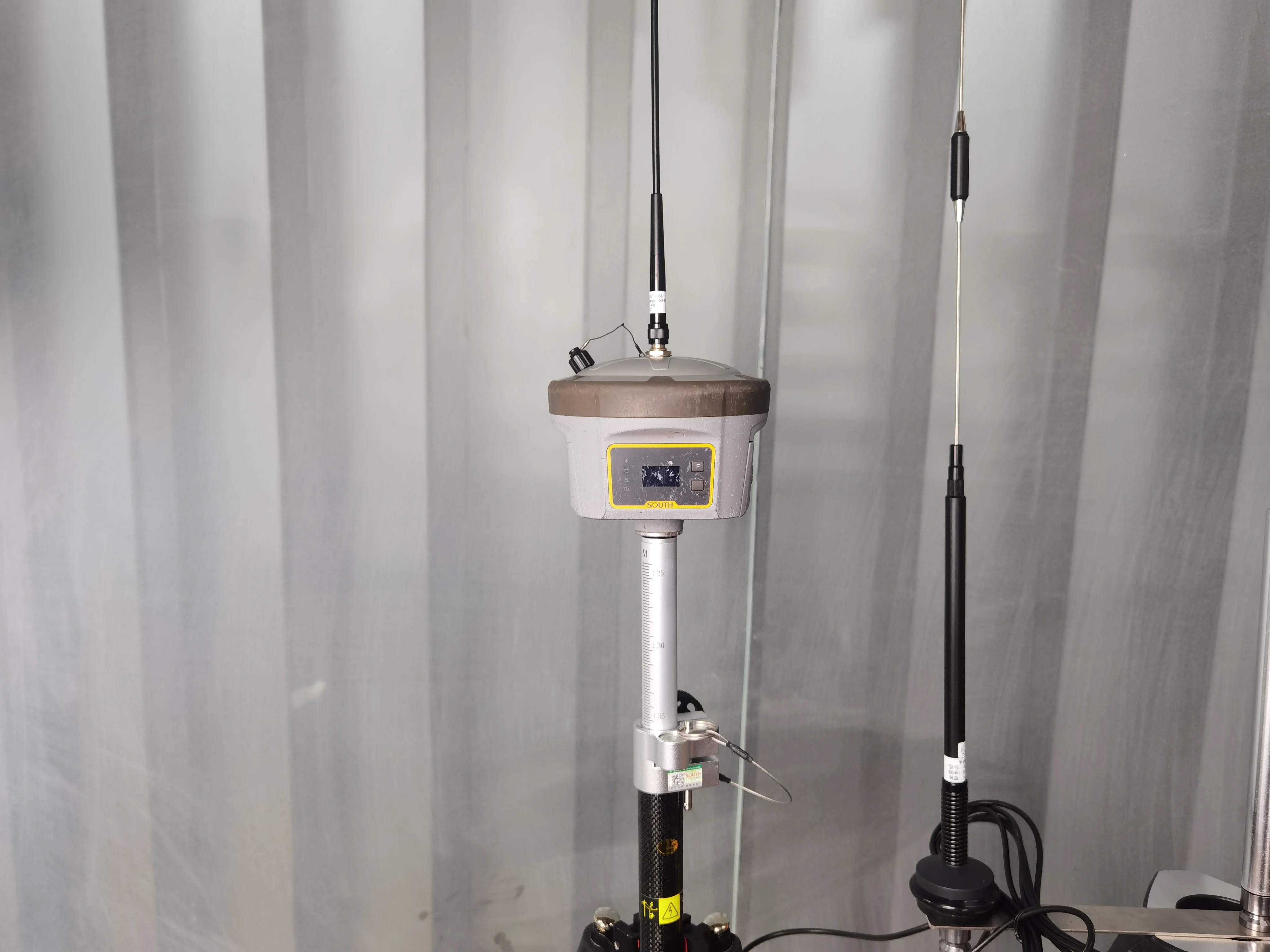 Gps d'occasion double fréquence Rtk South Galaxy G6 South Rtk GNSS Base et Rover Gnss Rtk Gnss Rover