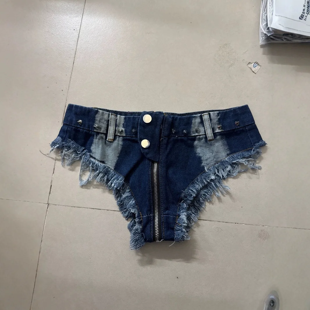 

2026 Summer New Female Sexy Rivets Low Waist Tight Denim Shorts Slim Hip Wrap Sexy Super Short Hot Pants Y2k Shorts