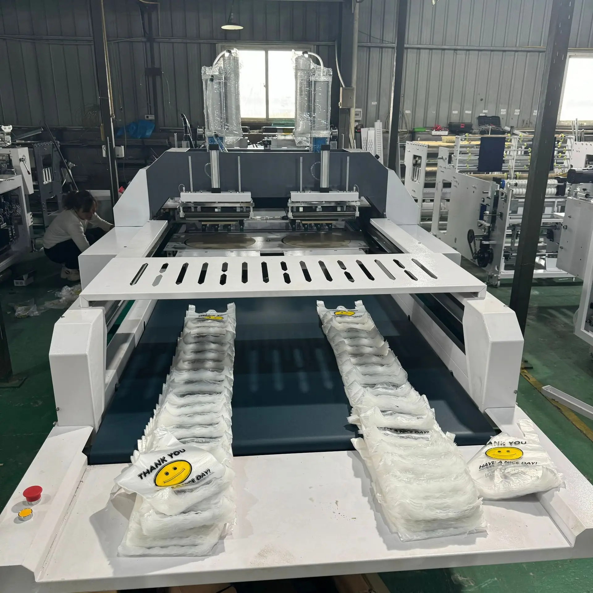 Double-channel disposable plastic vest bag making machine Automatic PE shopping bag production