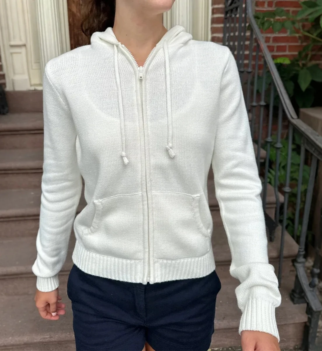 Damska bluza z kapturem, długim rękawem, kieszeniami, w stylu streetwear, basic, dresowa, jednolita.