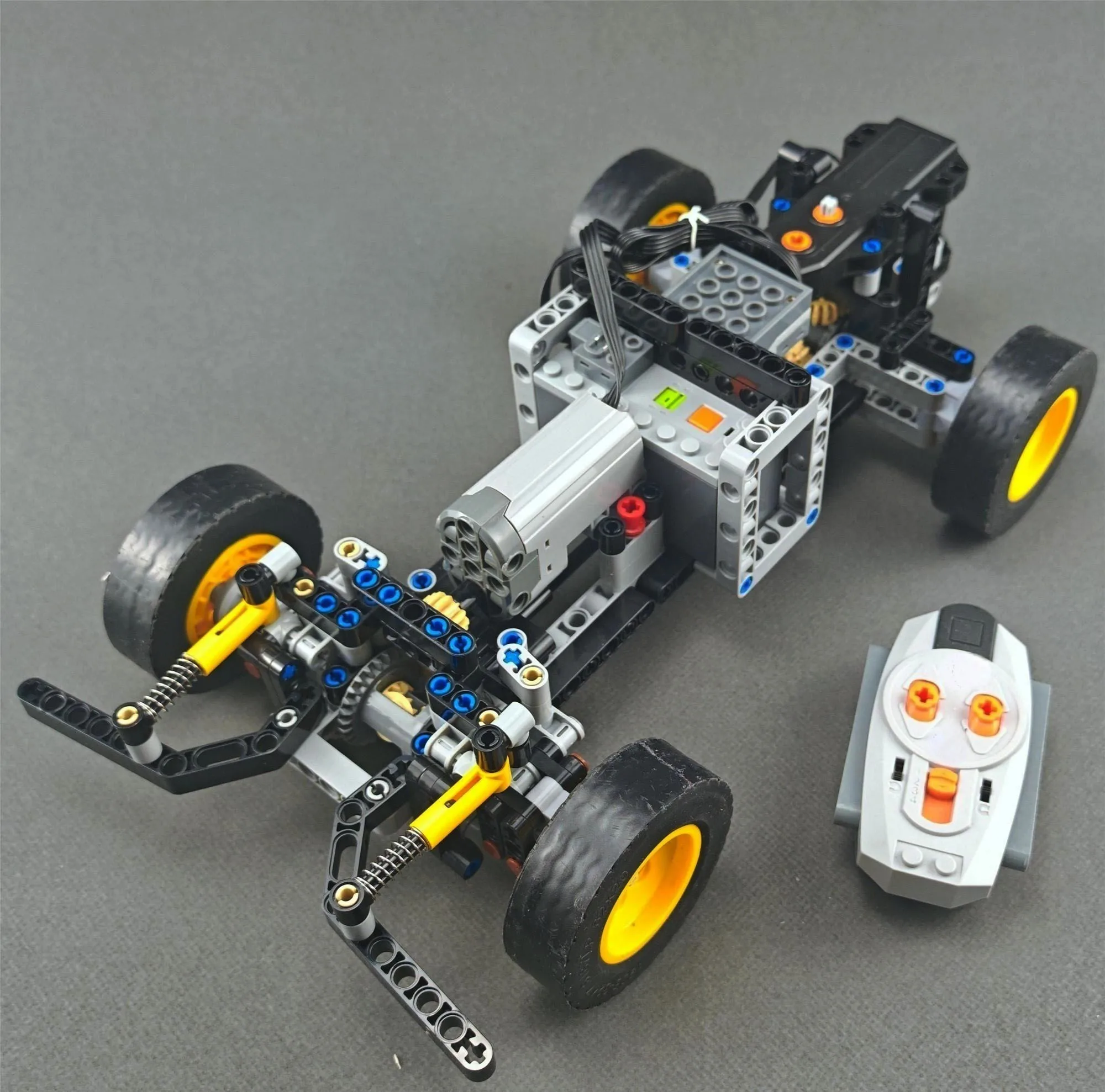 اللبنات التقنية إلكترونيات الانجراف سباق السيارات 4WD عالية السرعة رودستر الهيكل المضادة للتصادم تعليق نموذج الاطفال اللعب #2