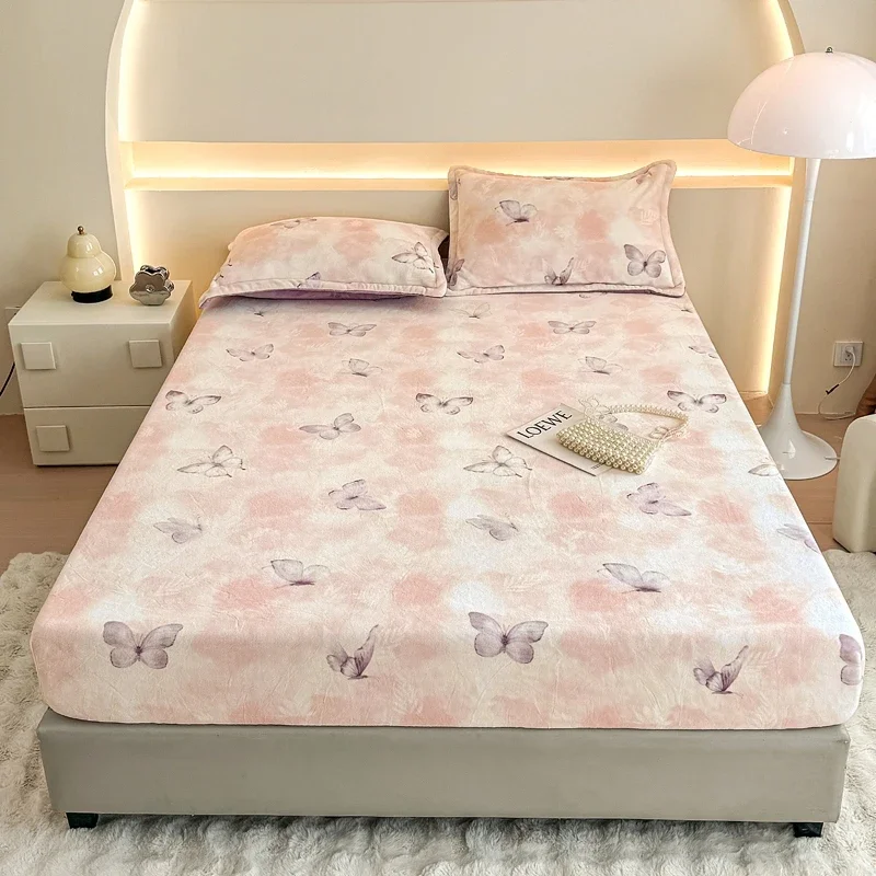 Dreamy Butterfly Milk Velvet Fitted Sheet Set, Girl Bedroom Winter Warm Bed Cover, Soft Skin-friendly Bedding with 2 Pillowcases