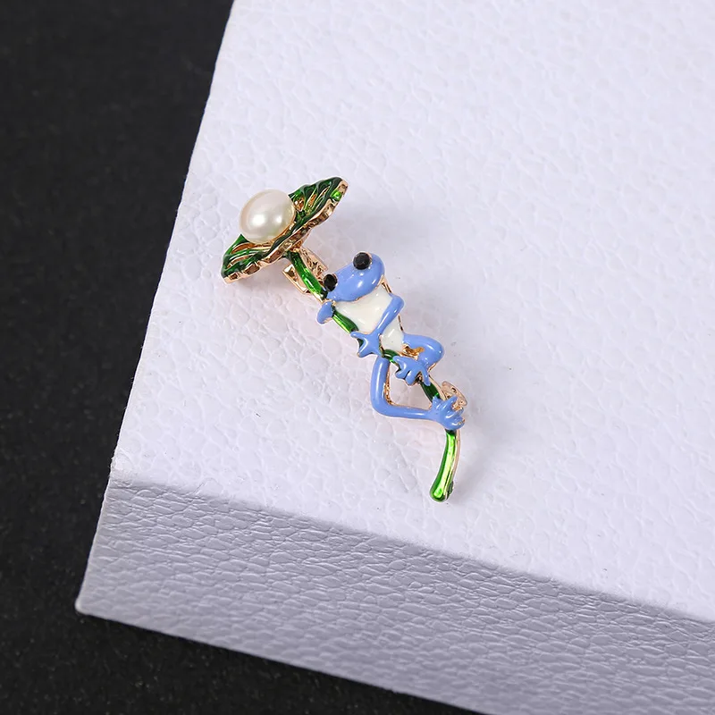 Classic Enamel Frog Umbrella Brooch For Women Men Fashion Vintage Creative Badges Accessories Unisex Clothing Bag Buckle Pins