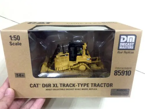 D6R XL Track-Type Tractor 1:50 Scale Metal Model By DieCast Masters 85910