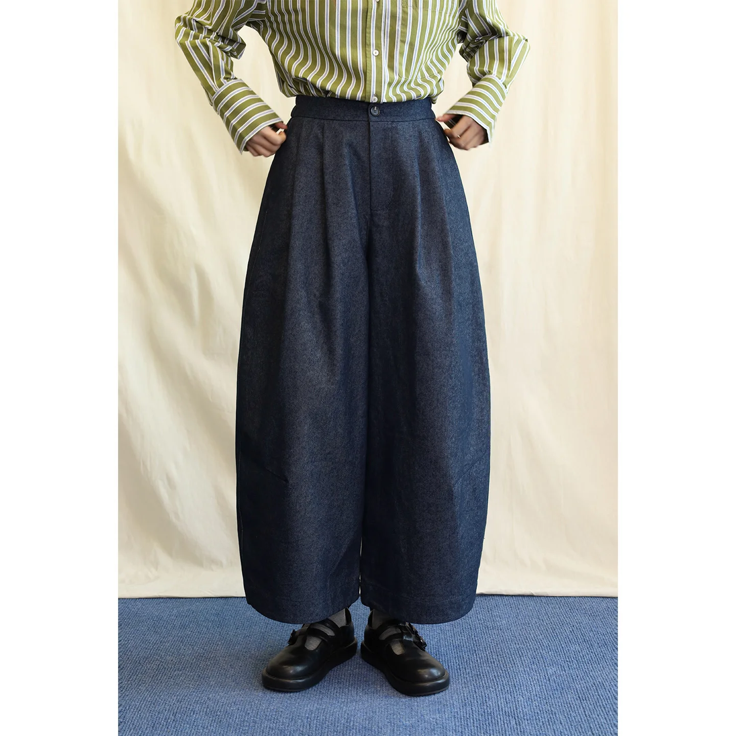 

High Waist Cotton Denim Lantern Nine-Piece Jeans Spring Season Breathable Comfortable Women's Loose Fit Neutral Color