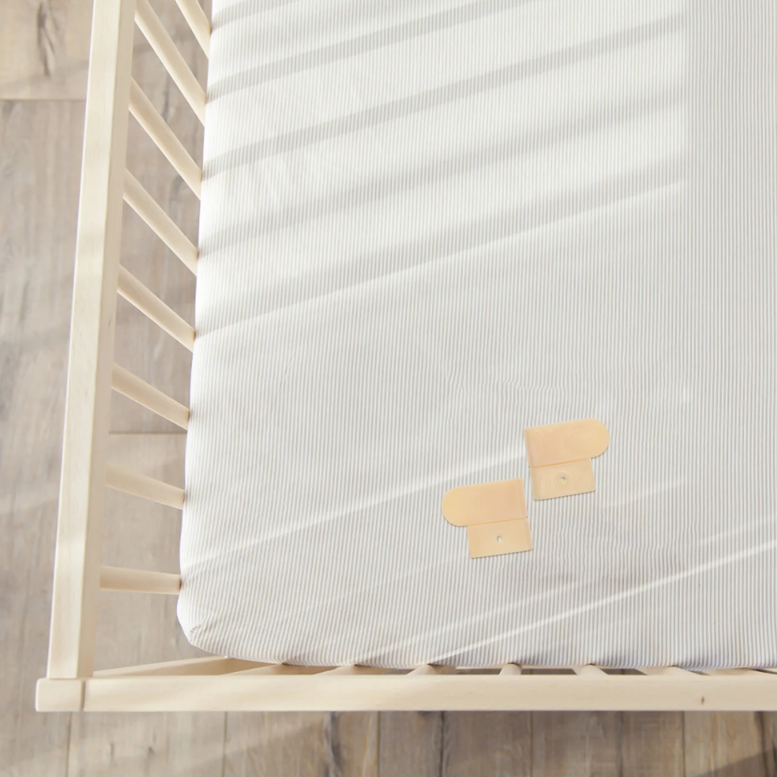 1 セットのベビーゲート交換部品プラスチックラッチベビーベッドガードバーバックルベビーサークル固定器ベビーゲート取り付け安全ゲート F