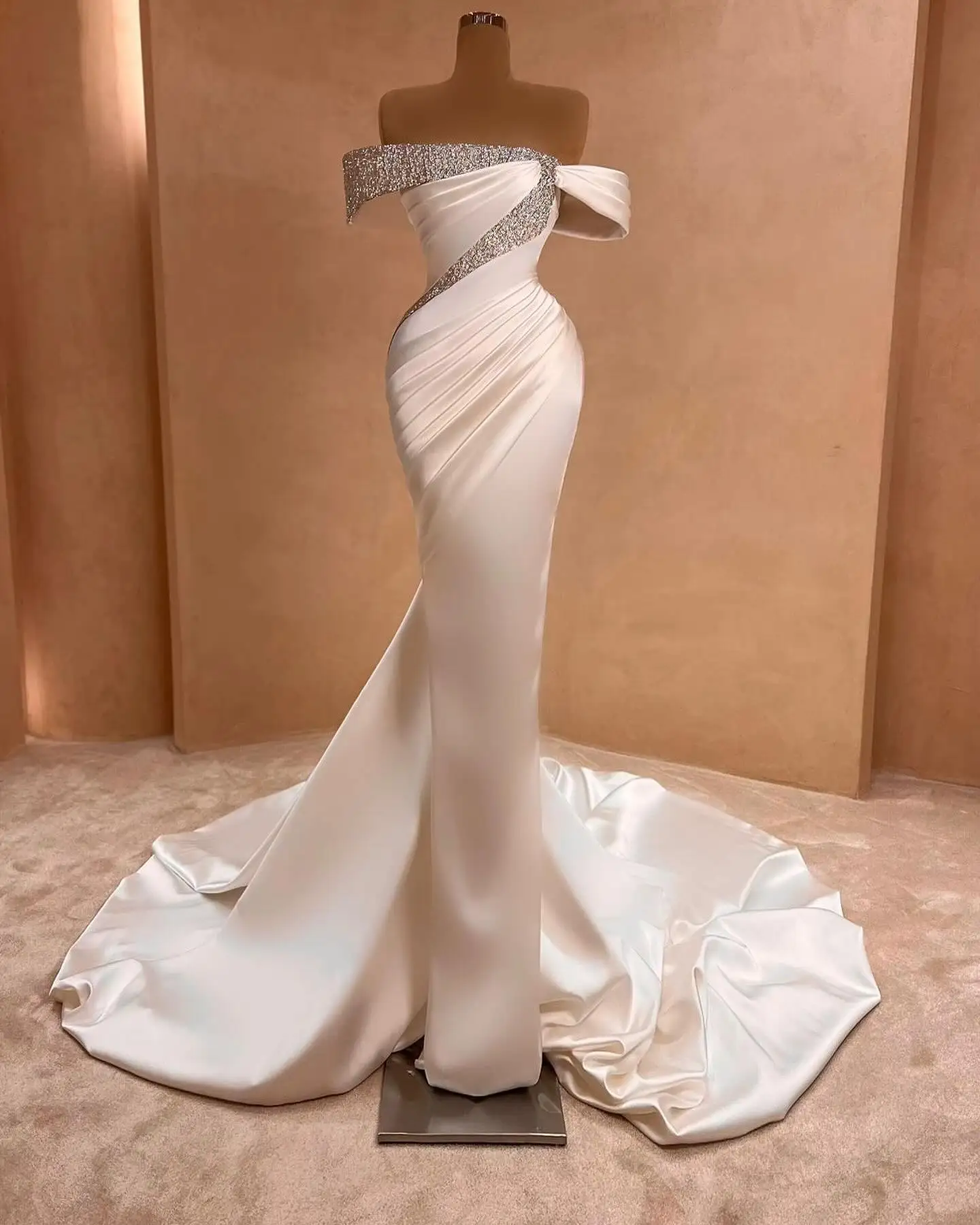 

Mermaid Satin Pleated Wedding Dresses for Bride 2025 Off the Shoulder Crystal Ruched Bridal Dresses Gowns