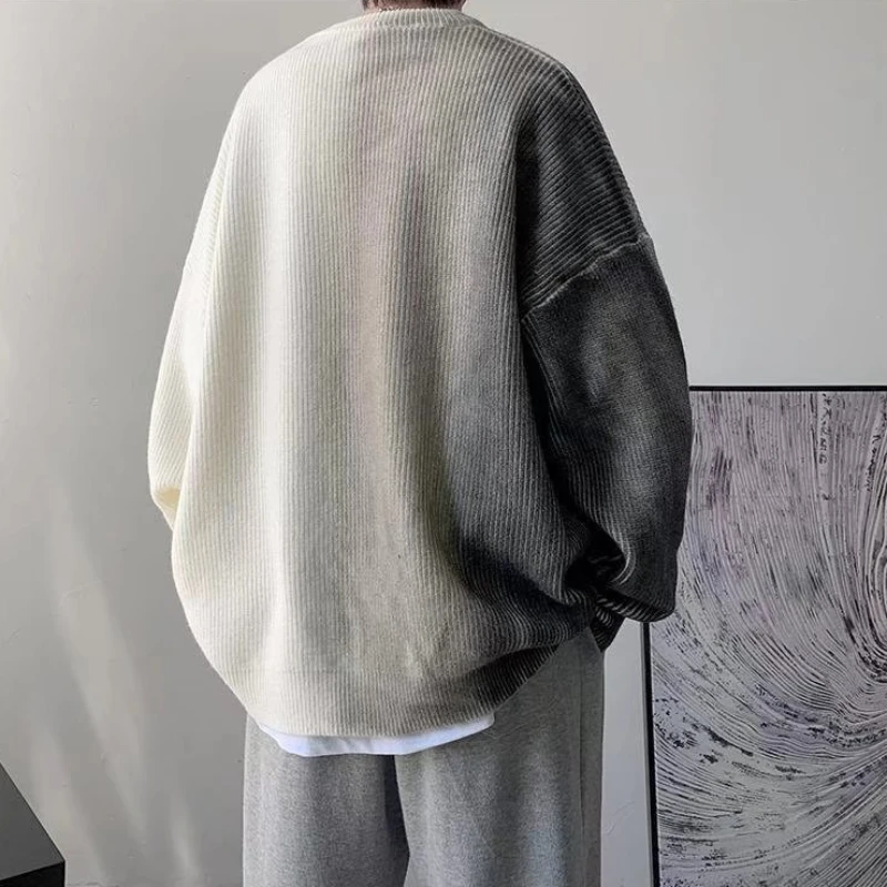 Męskie swetry z gradientem kolorów, zimowe, luźne, ciepłe, blokujące, z okrągłym dekoltem, dzianina, wygodne, w stylu japońskim, pełne żywości, szykowne, dla nastolatków, 2023