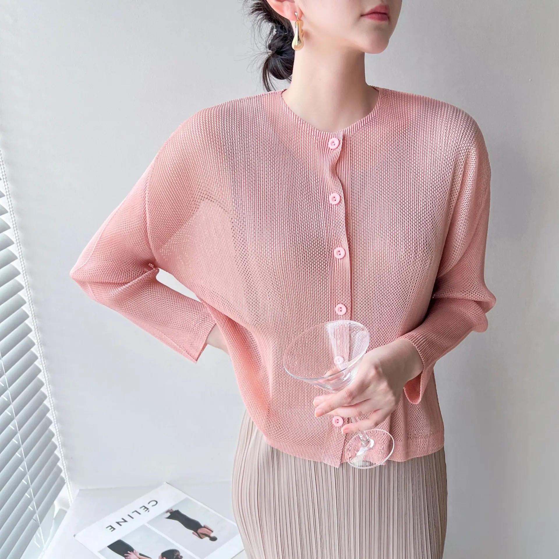 

Miyake Pleated Thin Coat 2025 Autumn and Spring New High-end Wrinkled Hollow Thin Leisure Mesh Coat Solid Color Women Clothing