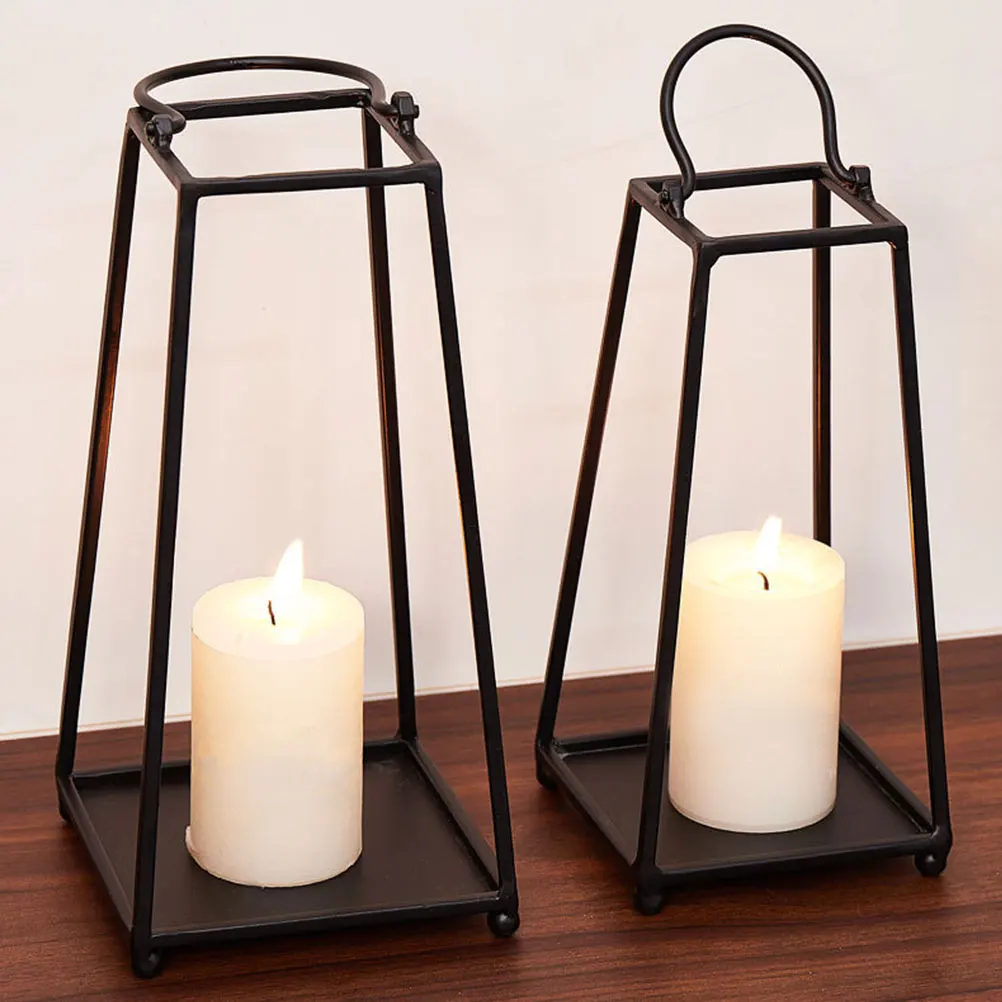 

2Pcs Iron Holder Vintage Metal Retro Handheld Candlestick Stable Base Tabletop Desk Decoration Handheld Candlestick