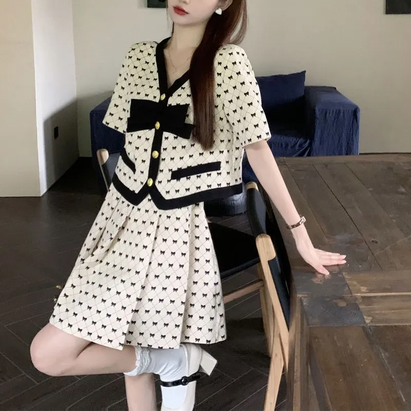 Sweet Bow Printed Matching Sets 2024 Summer Two Piece Set Elegant V-Neck Single-breasted Female Stylish Pleated Mini Skirts Sets