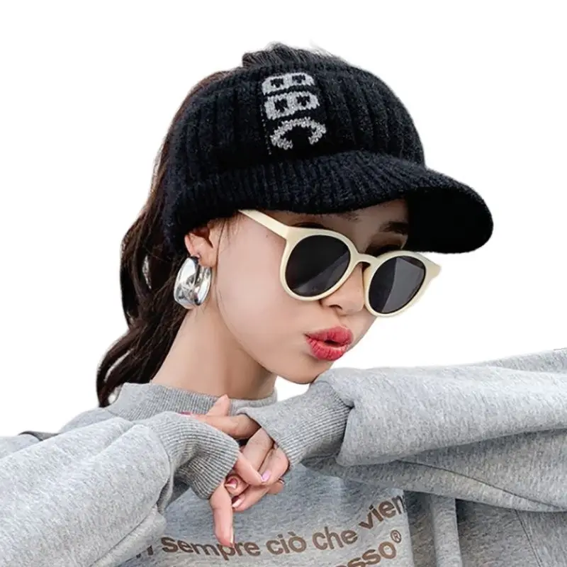 Beanies Women's Autumn and Winter Knitted Wool Hats Women's Morning Running Sports Plus Velvet Earmuffs Fashion Empty Top Hat