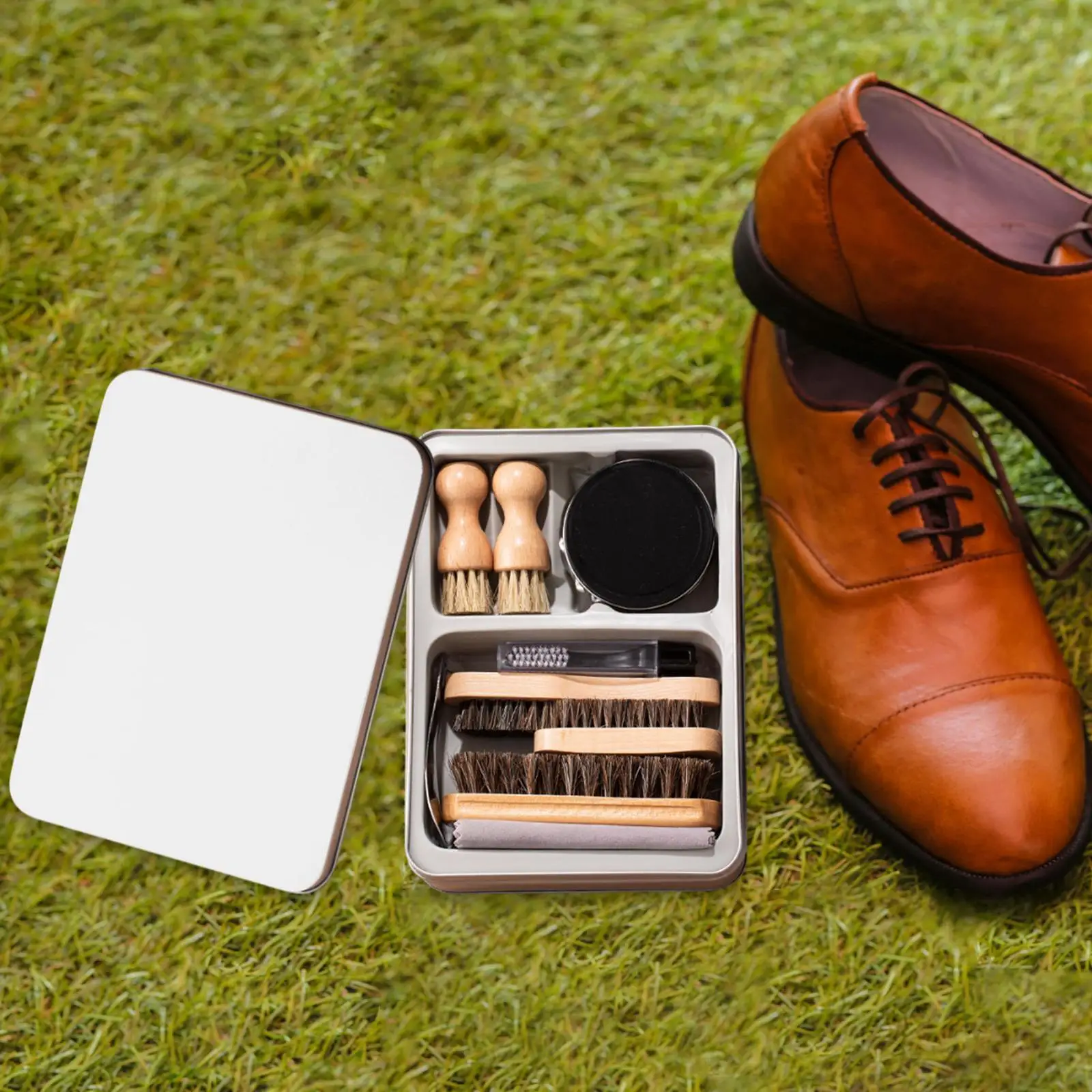 

Shoe Polish and Care Kit 2 Polishing Cloths Portable Nourishes and Protects
