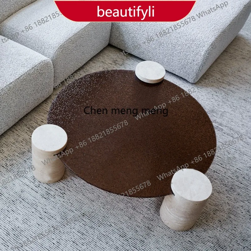 

Круглый дизайнерский журнальный столик из натурального травертина с гофрированным стеклом, в стиле лёгкой роскоши класса люкс, для гостиной.