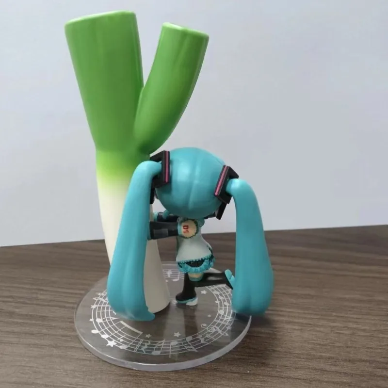 Hatsune Miku anime cartoon cute merchandise figurine, fashionable and personalized desktop ornament for girls, car decoration