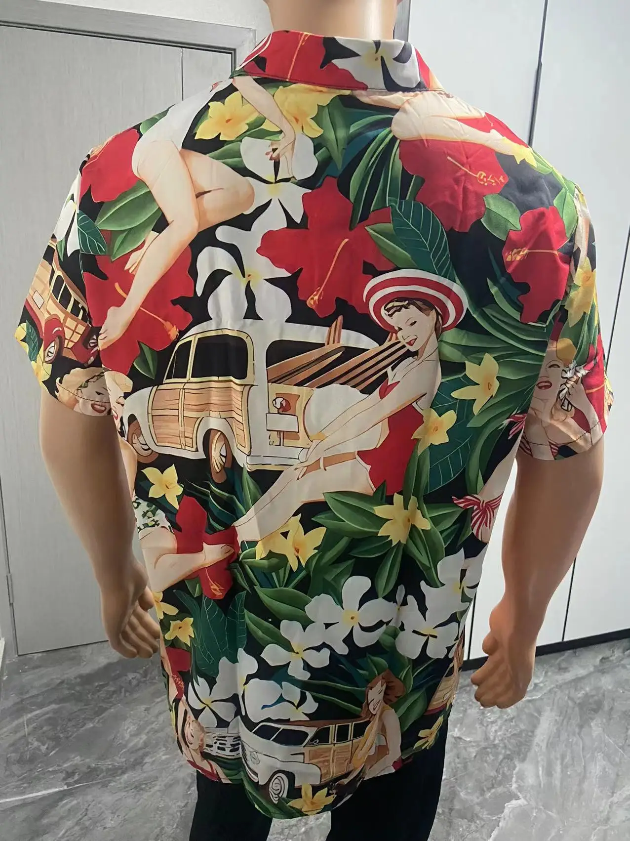 Hawaiian Men's Shirts Alien Short Sleeve Cuban Shirts 3d Summer Vacation Button Up Top for Men and Women New Streetwear Clothes