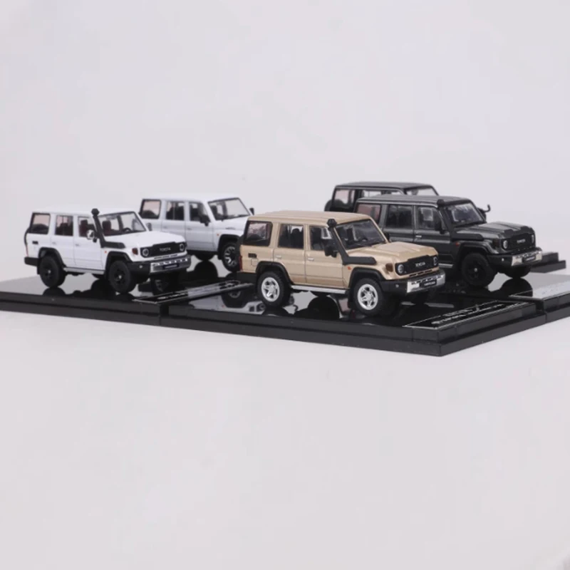 GCD Diecast Scala 1:64 LC70 Fuoristrada SUV Simulazione in lega Modello di auto Ragazzo adulto Collezione di giocattoli Regali souvenir Ornamenti statici