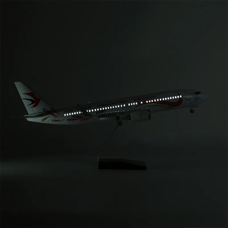 47cm 1/80 Scale Aircraft China Eastern Airways B737-800 Airplane Model Peacock Painting Plane Resin Diecast With Lights Souvenir
