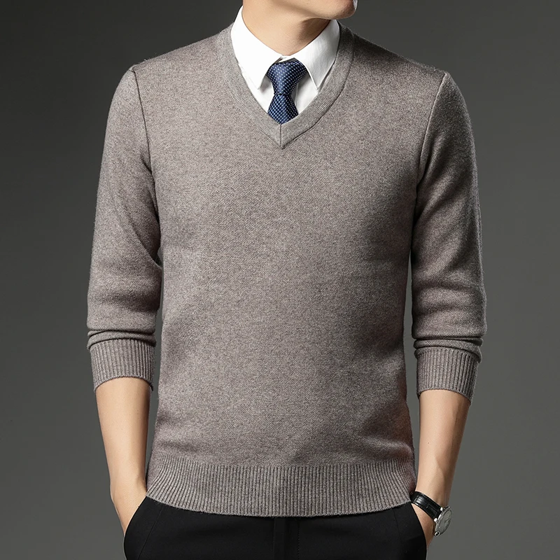 Maglione da uomo autunno 2023 moda tinta unita maglione caldo Business Casual maglione con scollo a cuore