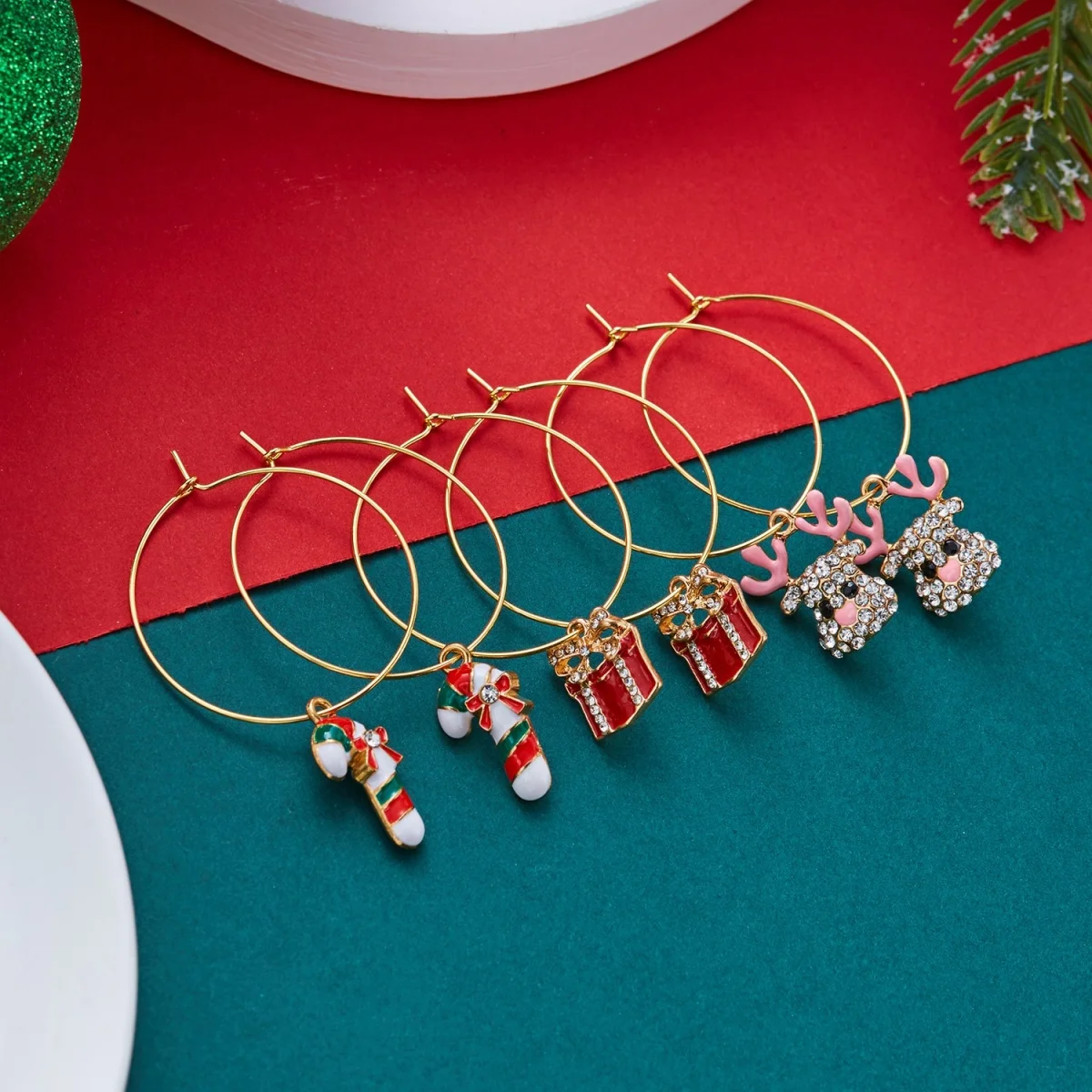 3 Paar/Set Weihnachts-Strass-Ohrringe mit Hirsch, Zuckerstange, Geschenkbox, für Damen, niedliche Weihnachtsmann- und Weihnachtsbaum-Ohrringe, Schmuck – Detail 23