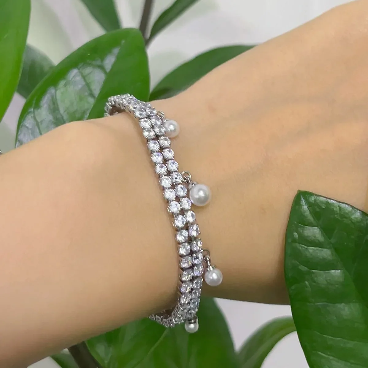 NONE Pearl Necklace Bracelet Earring Set White 9