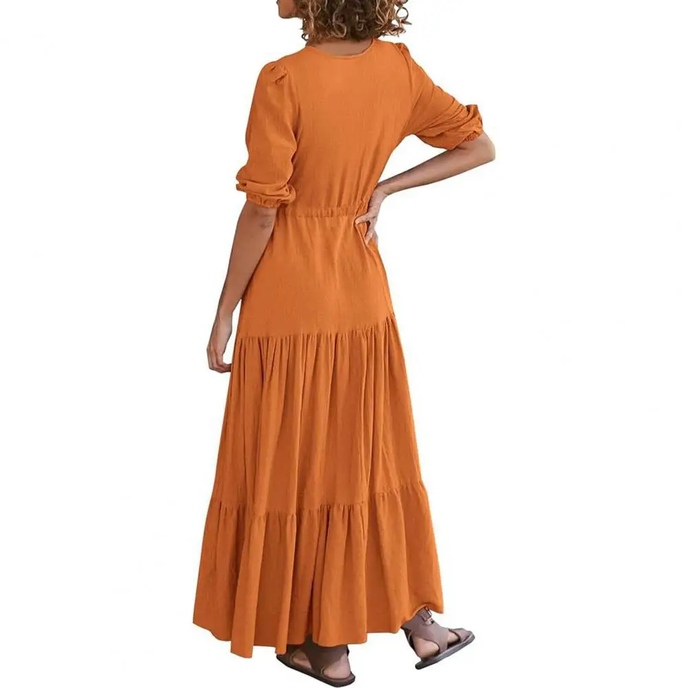 Elegante vestido maxi, vestido plissado detalhando, decote V, cintura de cordão, férias de verão ou escapadelas na praia