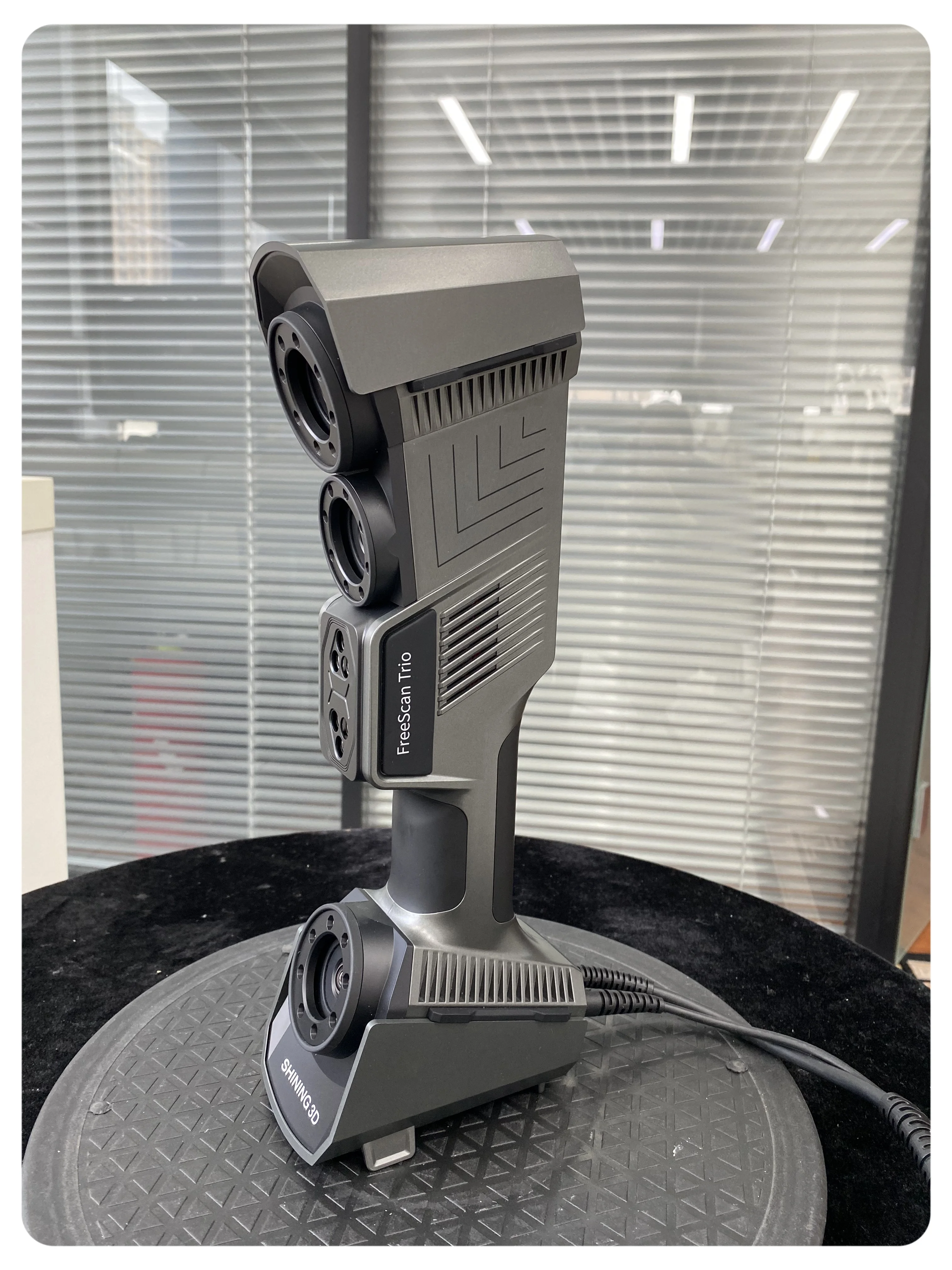 ماسح ضوئي محمول من النوع ثلاثي الأبعاد لامع FreeScan Trio 3d Las er الماسح الضوئي للوجه لجسم الإنسان