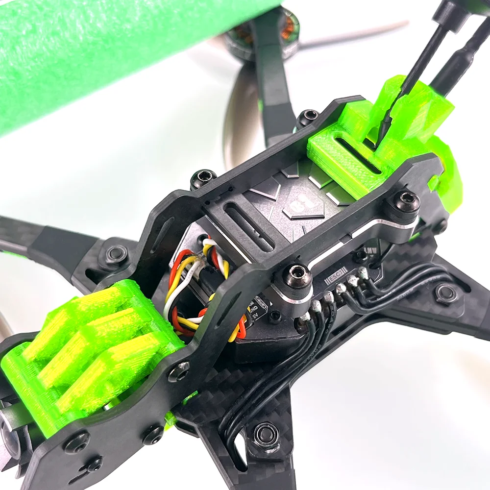 DarwinFPV HULK Cinematic Waterproof FPV Drone 5 Inch Quadcopters 45A 3-6S AIO 5.8G 40CH 600mW VTX