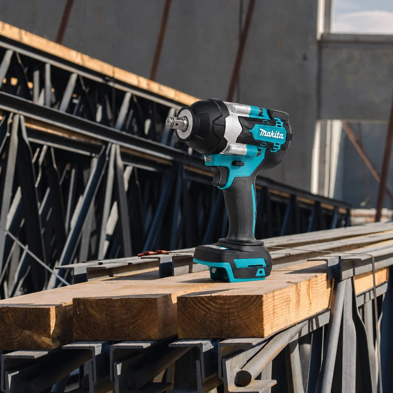 Makita DTW700 18V LXT® Lithium-Ion Brushless Cordless High-Torque Sq. Drive Impact Wrench, Tool Only
