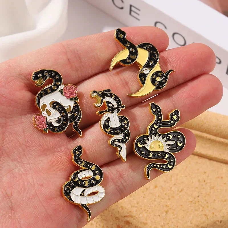 snake serpentine surround Brooch Enamel Lapel Pin High Quality Alloy Badges Action Adventure Game Cosplay Brooches Jewelry Gift - view 2
