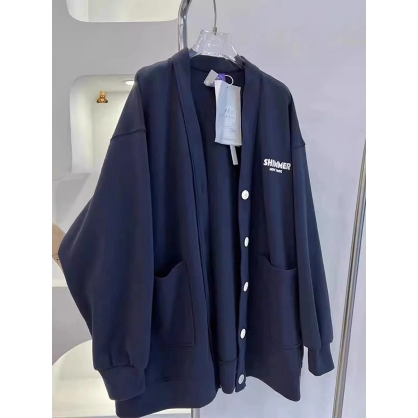 

Свободный кардиган унисекс с вышивкой и V-образным вырезом для осени и зимы, в стиле Гонконг...