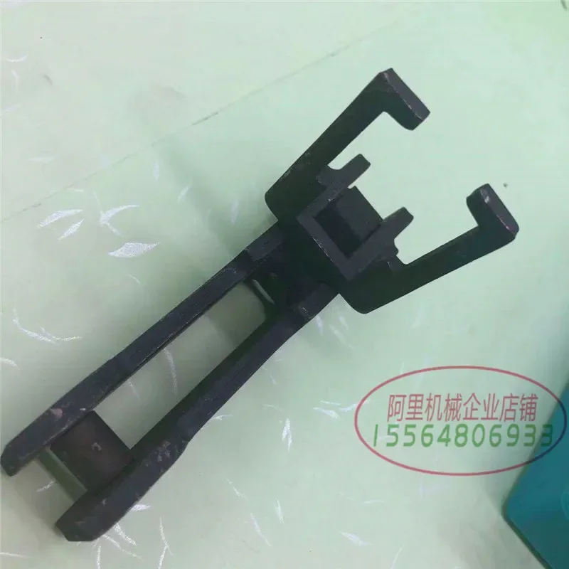 Adjust the injector pressure plate engine NK lift tool 4914484 stroke with rocker arm