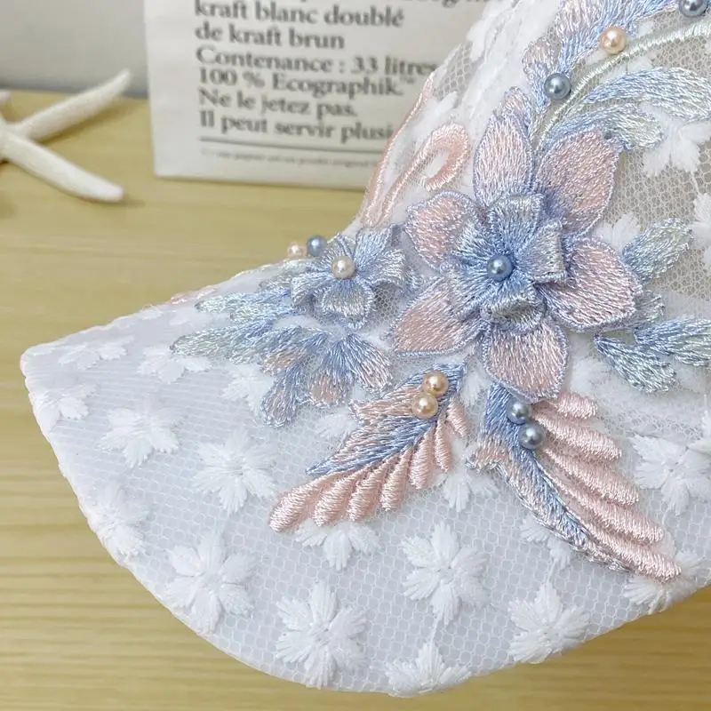 女性の夏のレースの野球帽,刺繍された花の刺繍が施されたメッシュの野球帽,通気性のある柔らかい日よけ帽