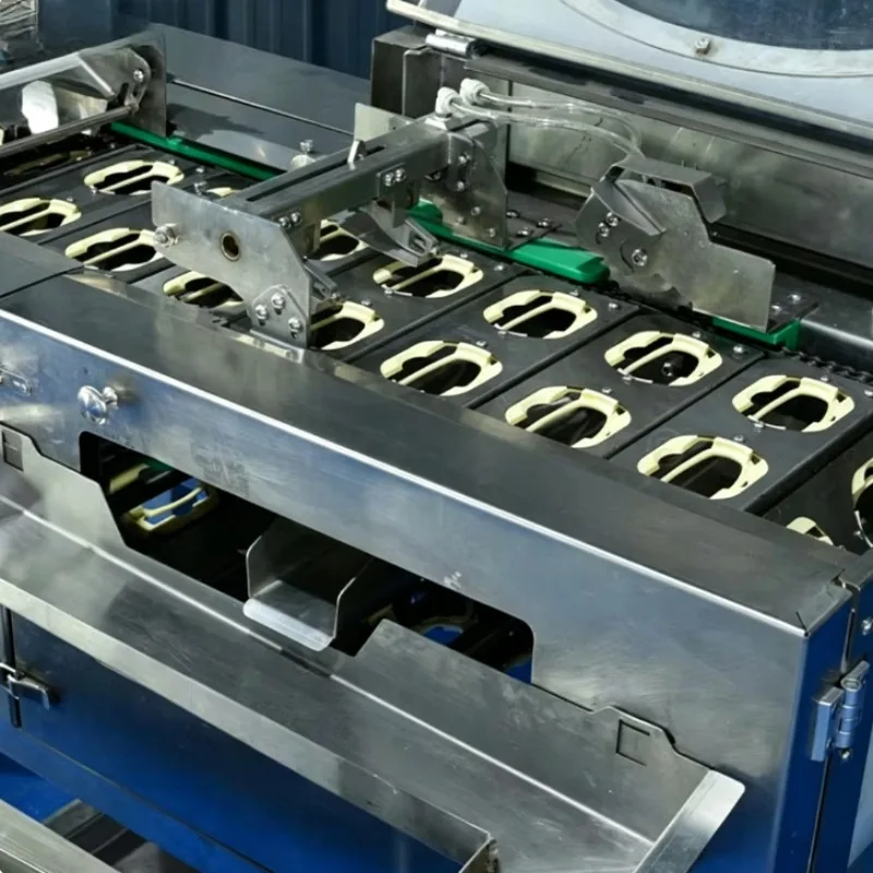 Custom made Professional Industrial Small Chicken Egg Break Cracking Machine