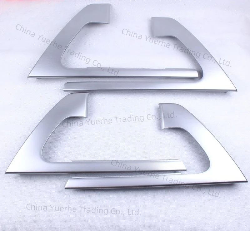 

Suitable for Landcool Luzer LC200 door inner armrest trim cover auxiliary handle cover trim cover L-shaped trim plate silver