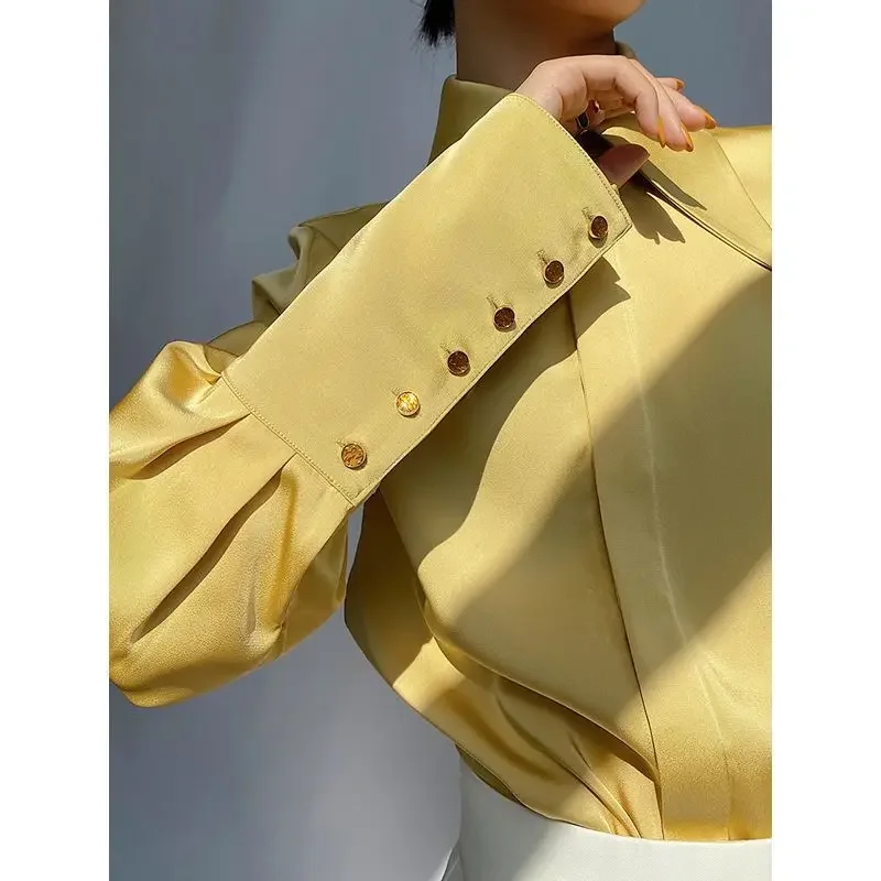 Sharp collar satin shirt for women in the spring and autumn of 2025, loose and flowing silk and smooth top design, shirt