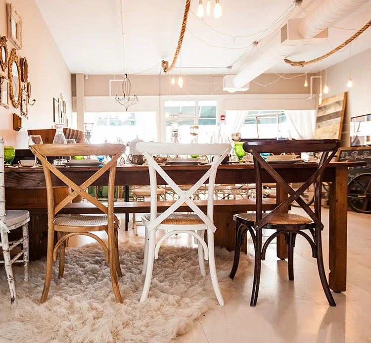 

Customizable wood chair