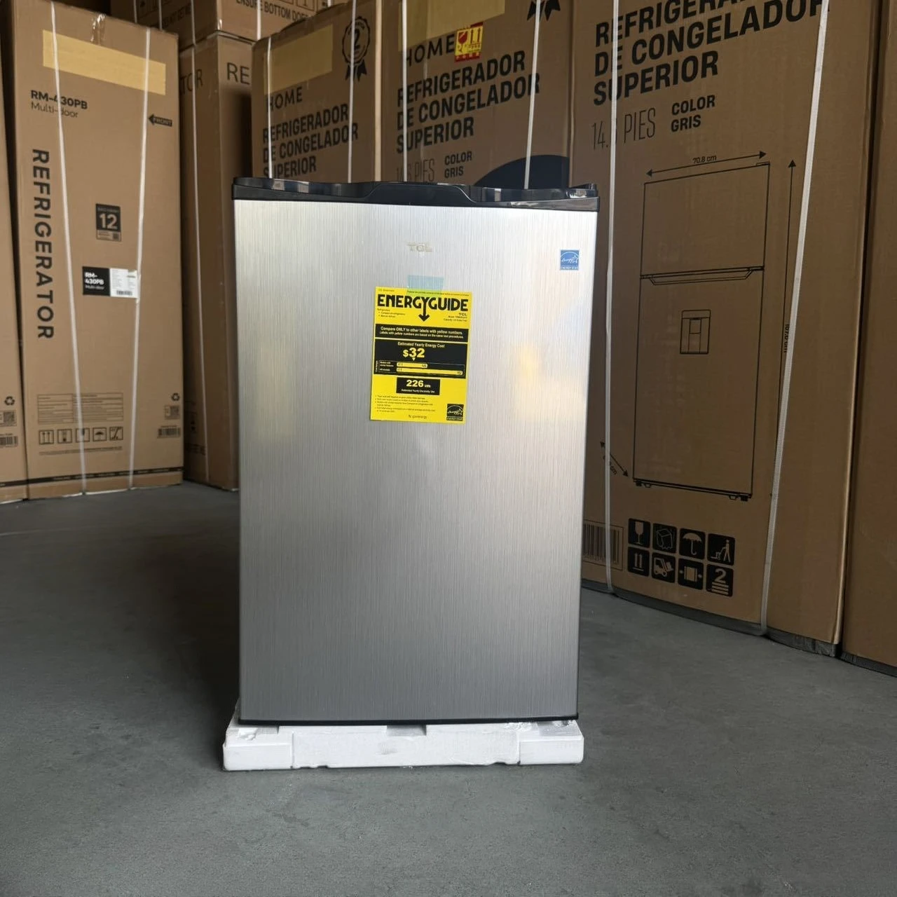 Single Door Small Refrigerator Energy Saving and Power Saving Energy-certified, Sleek & Compact