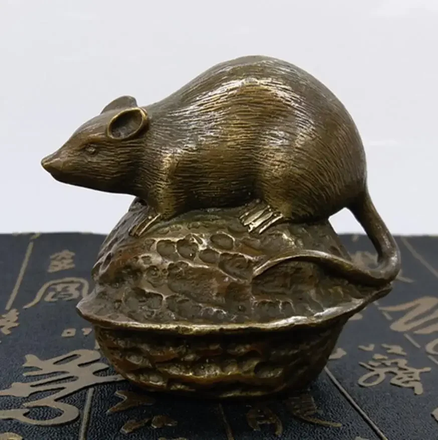 

The manufacturer directly supplies pure copper mouse, pure copper twelve zodiac walnut mouse ornaments, mouse mascot decoration