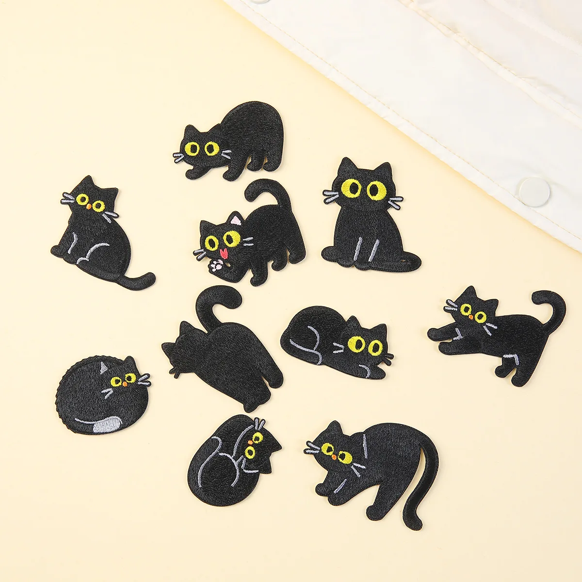 Patches Autoadesivos Gato Preto - Apliques Bordados para Reparo de Jaquetas de Pluma e Decoração DIY de Roupas