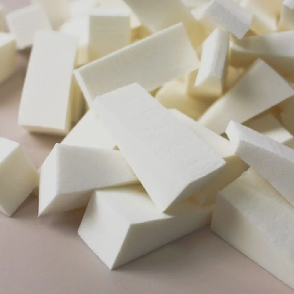 휴대용 부드러운 삼각형 메이크업 스펀지 매끄러운 건식 및 습식 파우더 퍼프 리퀴드 파운데이션 스펀지 미니 화장품 퍼프 여성용