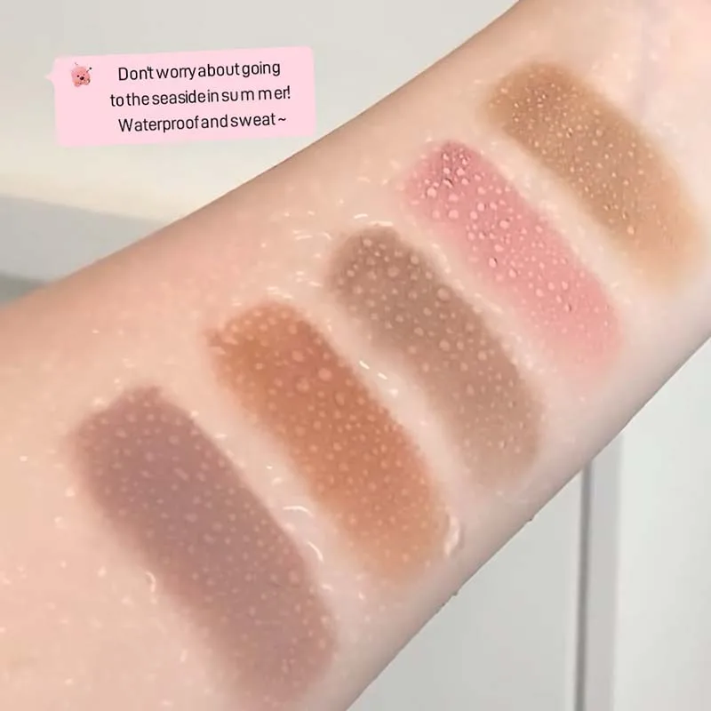 フェザリー ブロウ マスカラ、雲のようなベルベット仕上げ、にじみにくく防水、ナチュラルな3Dルック、カプチーニ