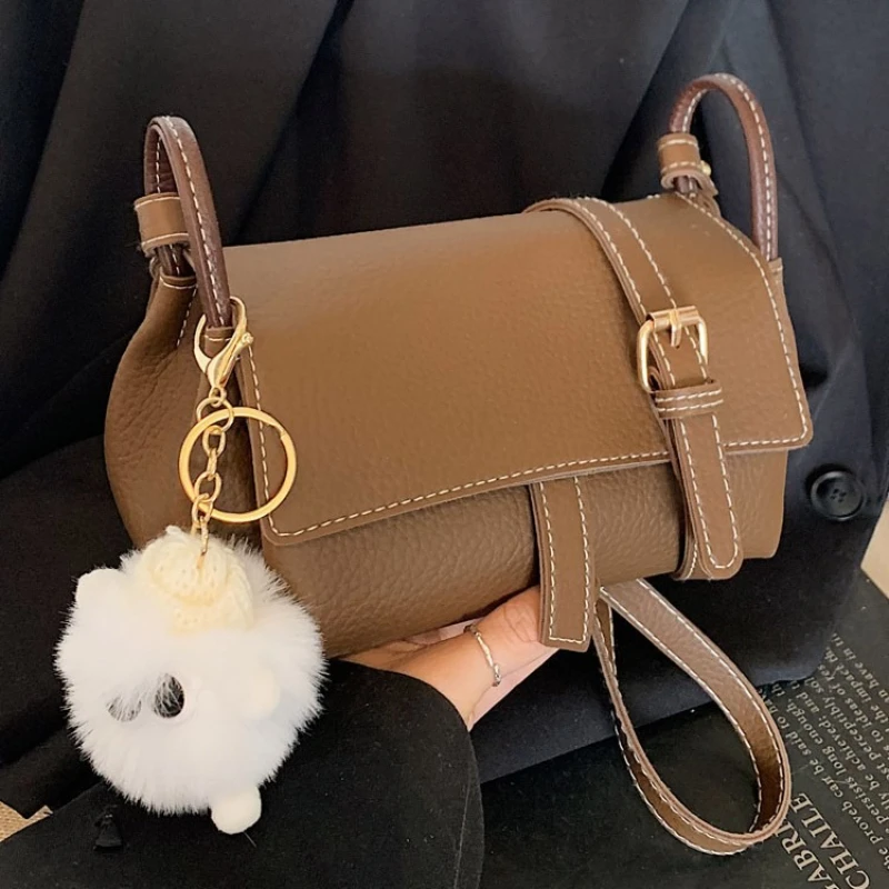 

Женская сумка 2025 года, новая модная сумка через плечо на одно плечо, универсальная корейская версия, популярная в этом году маленькая квадратная сумка